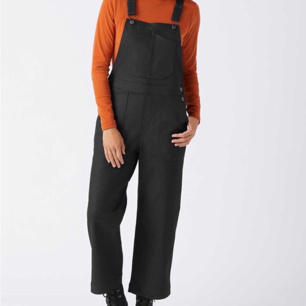 Duluth trading company cropped Black Wide-Leg Overalls with Front Pocket